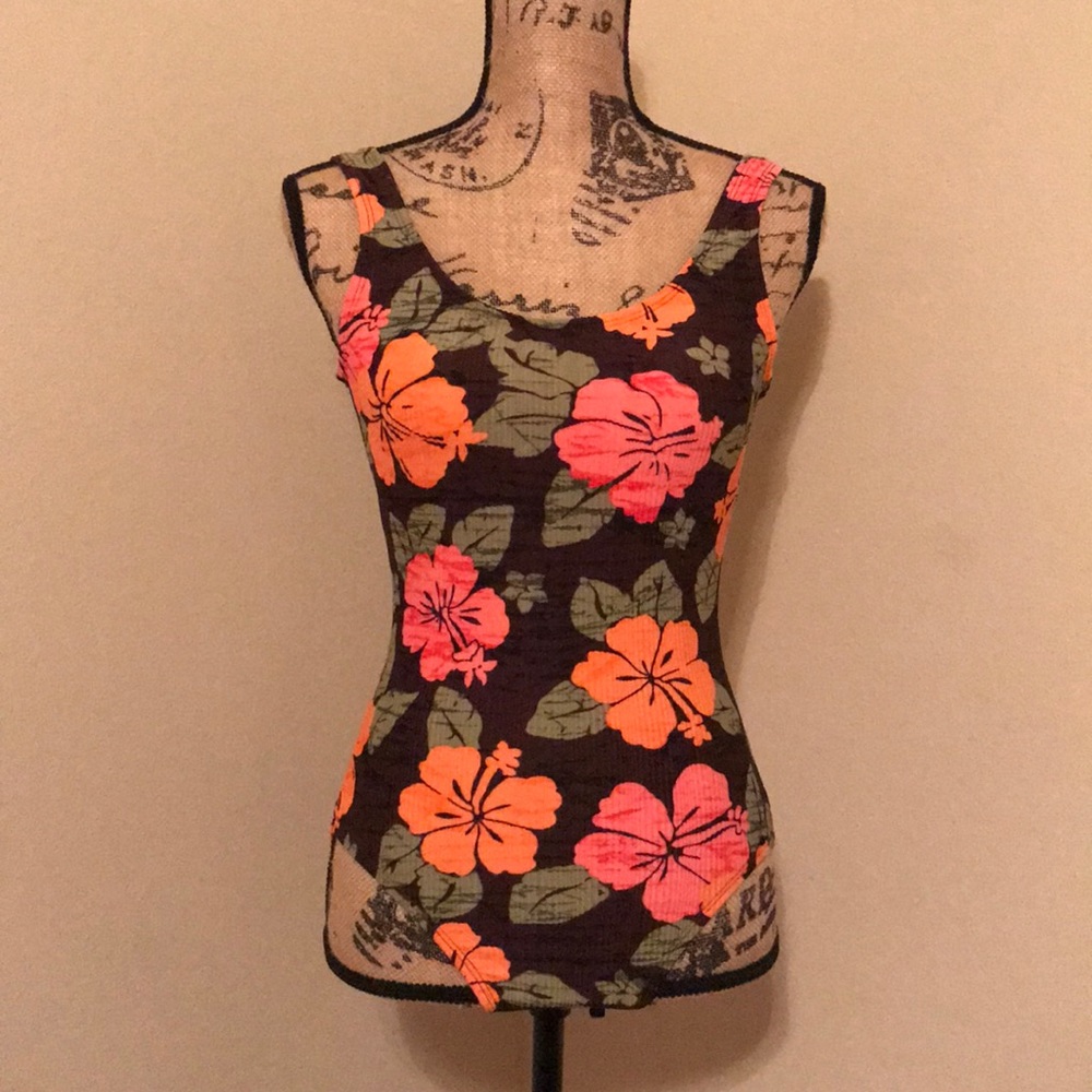 🛍 2/$10 One piece tropical flower swimsuit